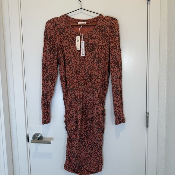 Sundry Long Sleeve Pink Pattern Dress - Picture 4 of 8